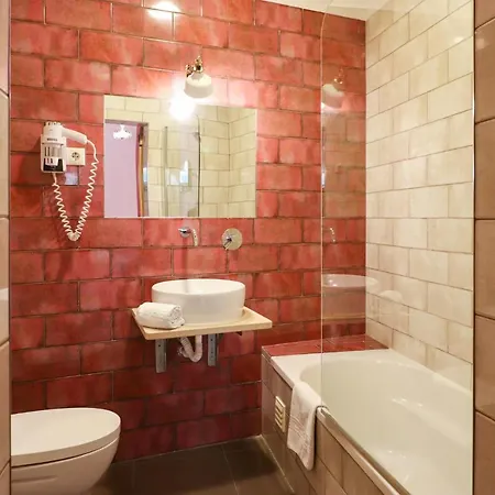 Tilia Vandrerhjem Faro