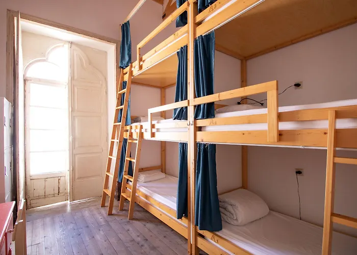 Tilia Hostel Φάρο